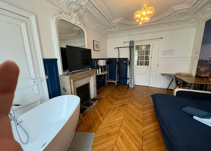 Beautiful Rooms Nearby Champs Elysees